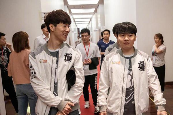 上海EDG.M晋级2025KPL常规赛第二轮A／B卡位赛