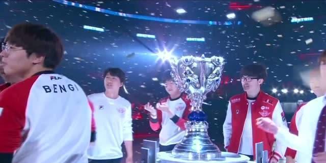 王兄的王是深渊之王！ nobody 以可怕的战绩获胜！EDG 2-1 TE